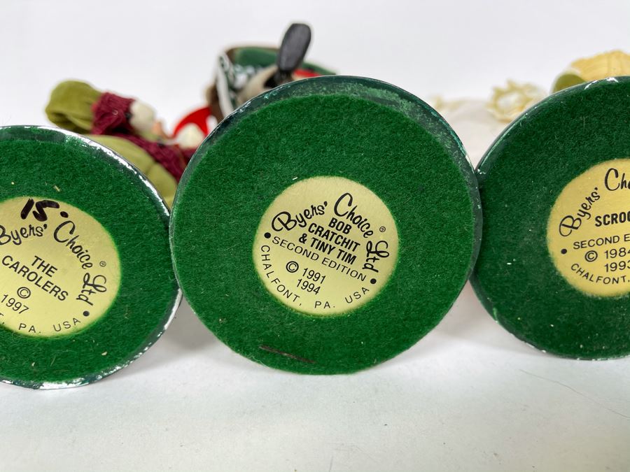 JUST ADDED - Set Of 4 Byers' Choice Ltd The Carolers 'A Christmas Carol' [Photo 7]