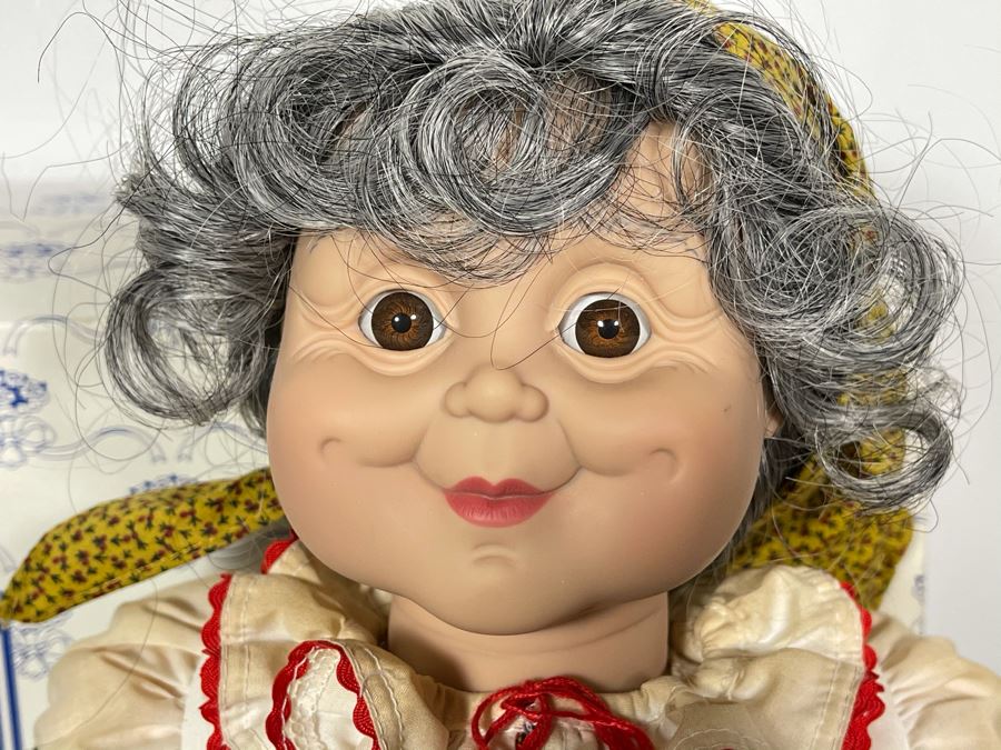 Grannyworld Doll 22L With Box [Photo 4]