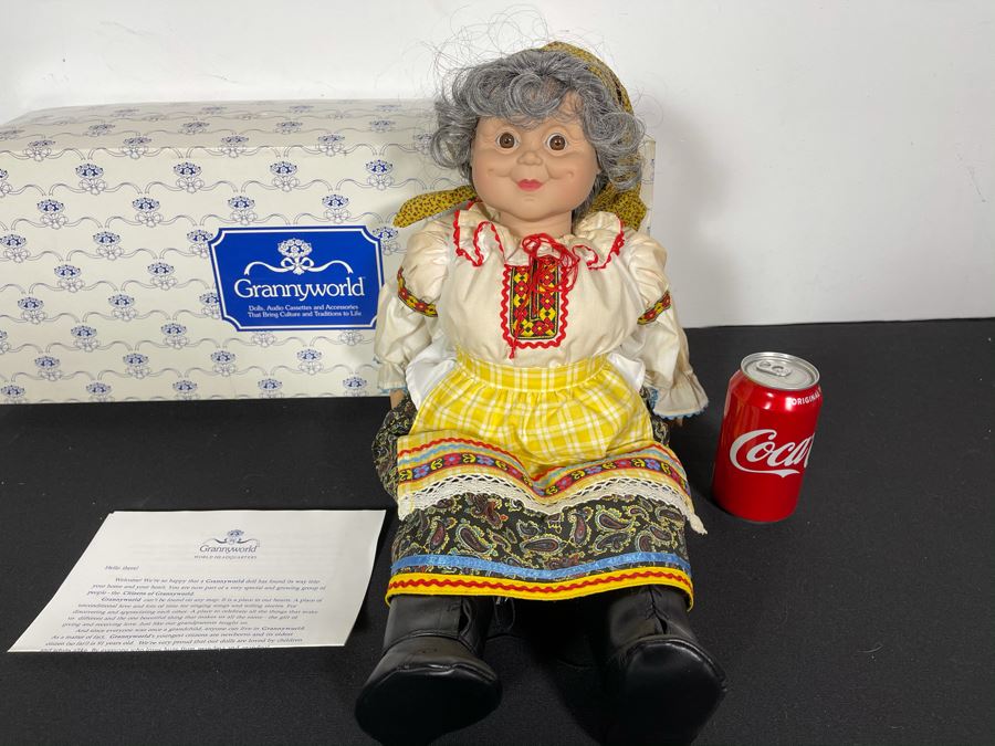Grannyworld Doll 22L With Box [Photo 3]
