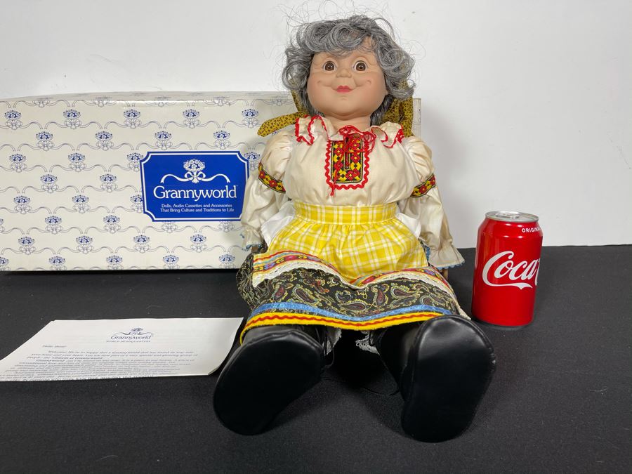 Grannyworld Doll 22L With Box [Photo 2]
