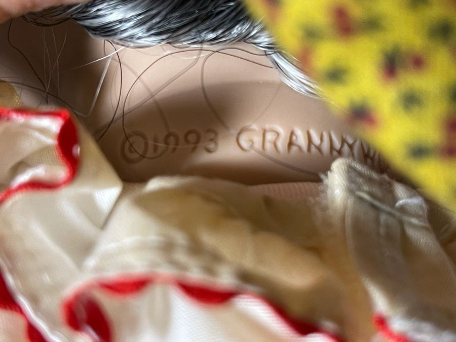 Grannyworld Doll 22L With Box [Photo 6]