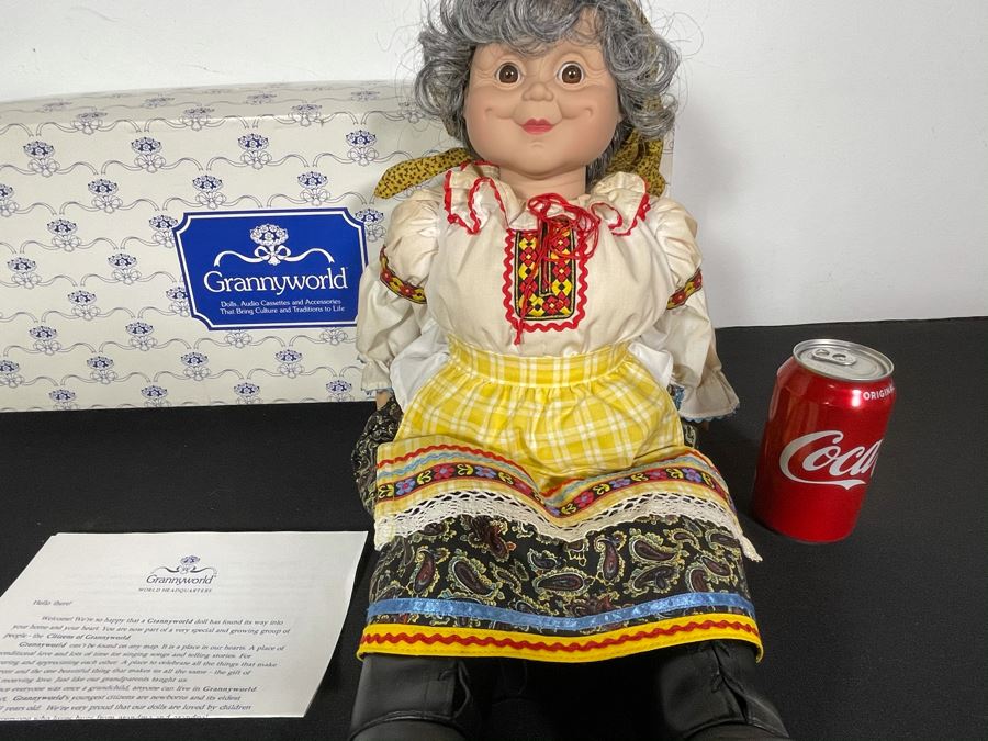 Grannyworld Doll 22L With Box [Photo 5]