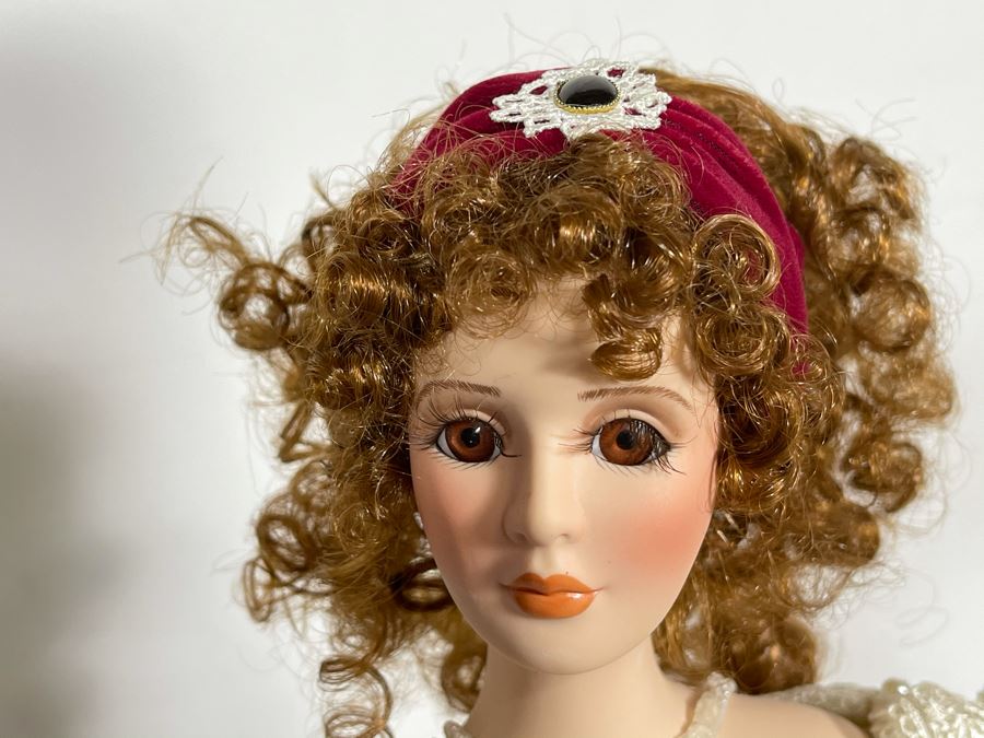 Limited Edition Dynasty Doll Collection Victorian Doll 22H [Photo 4]