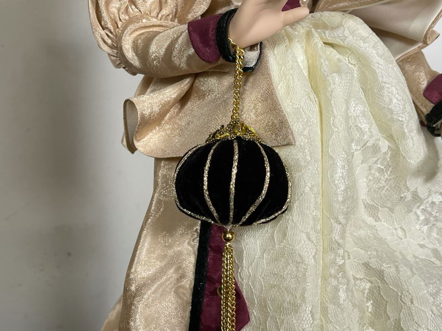 Limited Edition Dynasty Doll Collection Victorian Doll 23H [Photo 5]