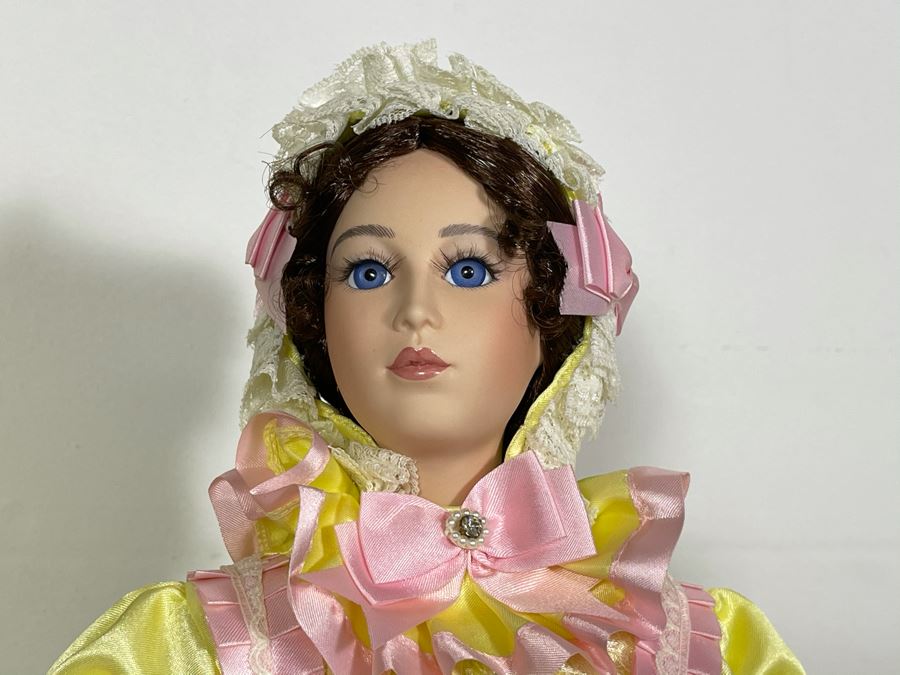 Seymour Mann Connoisseur Collection Doll With Box 24H [Photo 4]