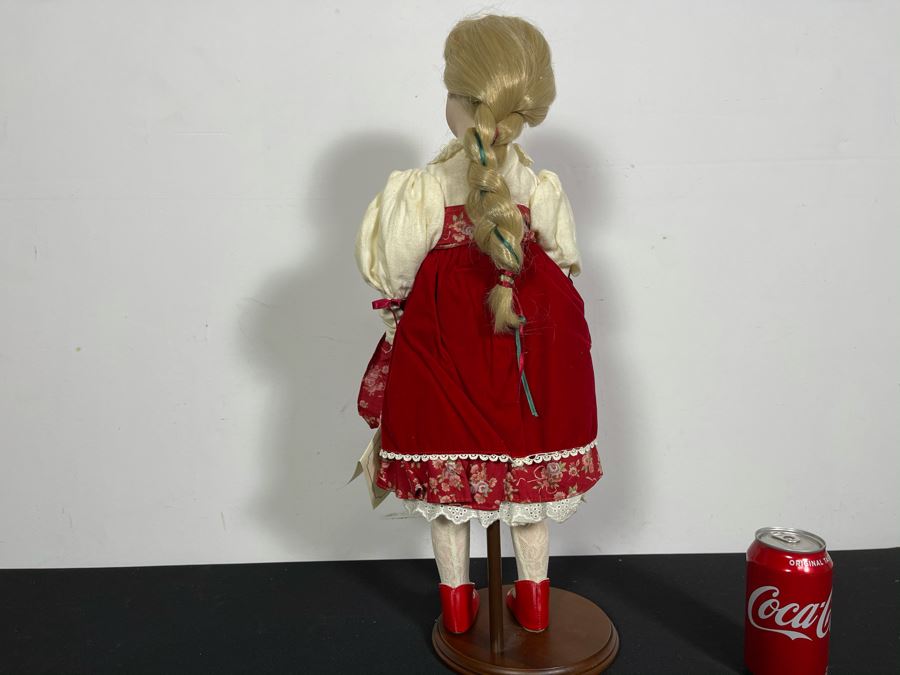 Camelot Handcrafted Doll 'Jillian' 22H [Photo 7]