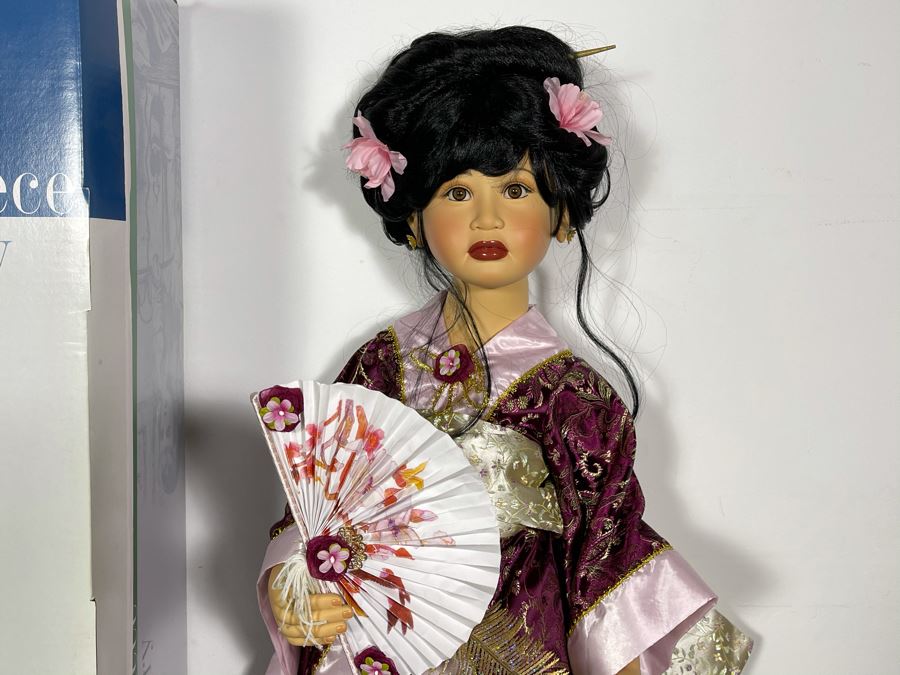 Masterpiece Gallery Limited Edition Artist Doll By Dwi Saptono 4 Of 600 36H With Box [Photo 4]