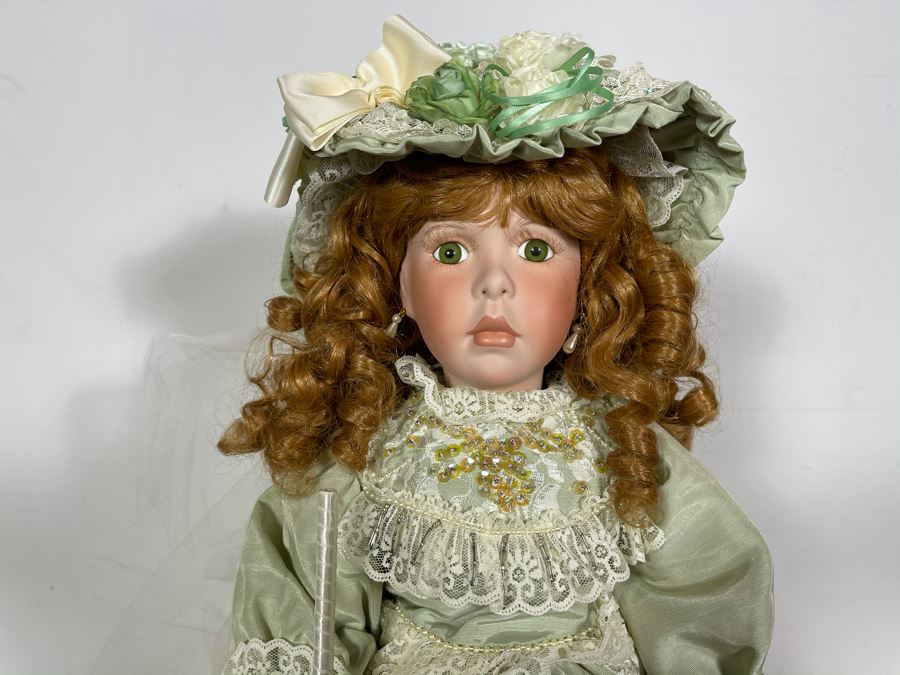 Limited Edition Janis Berard Doll 86 Of 1500 [Photo 4]