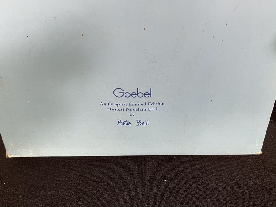 Vintage 1993 Betty Jane Carter Original Limited Edition Musical Porcelain Doll Designed By Bette Ball For Goebel 285 Of 500 30H With Box [Photo 9]