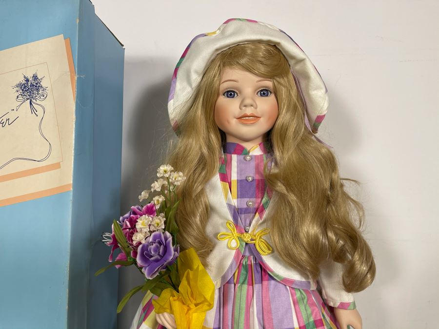 Vintage 1993 Betty Jane Carter Original Limited Edition Musical Porcelain Doll Designed By Bette Ball For Goebel 292 Of 500 30H With Box [Photo 4]