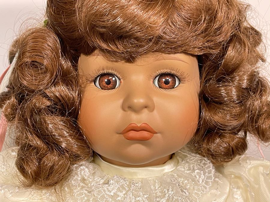 Vintage 1992 Betty Jane Carter Original Limited Edition Musical Porcelain Doll Designed By Bette Ball For Goebel 105 Of 1000 21H With Box [Photo 4]