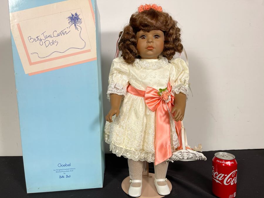 Vintage 1992 Betty Jane Carter Original Limited Edition Musical Porcelain Doll Designed By Bette Ball For Goebel 105 Of 1000 21H With Box [Photo 3]