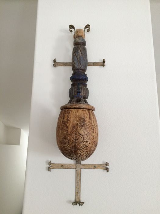 Large Decorative Ceramic Pipe with Wall Mount [Photo 6]