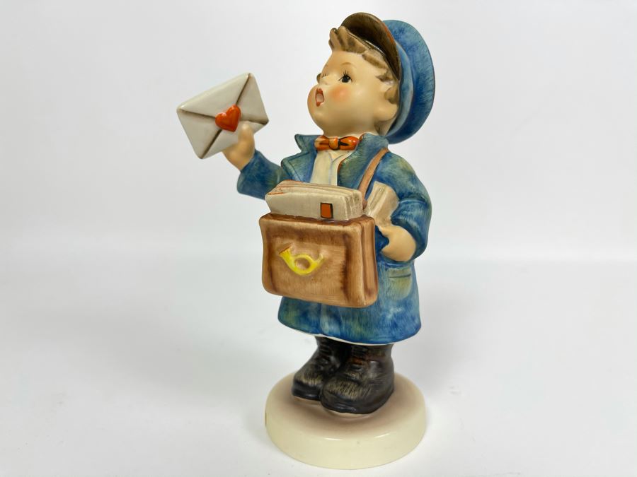 Hummel Figurine 'Postman' 5.25H [Photo 2]