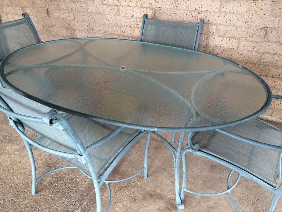 Brown Jordan Outdoor Patio Table with 4 Chairs [Photo 5]