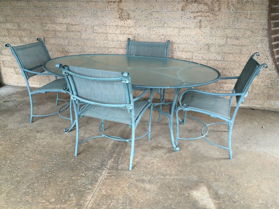 Brown Jordan Outdoor Patio Table with 4 Chairs