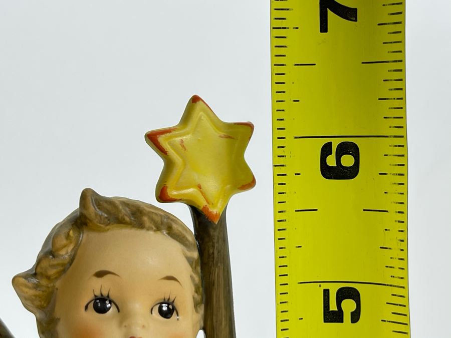 Hummel Figurine 'Christmas Song' #343 6.25H [Photo 6]