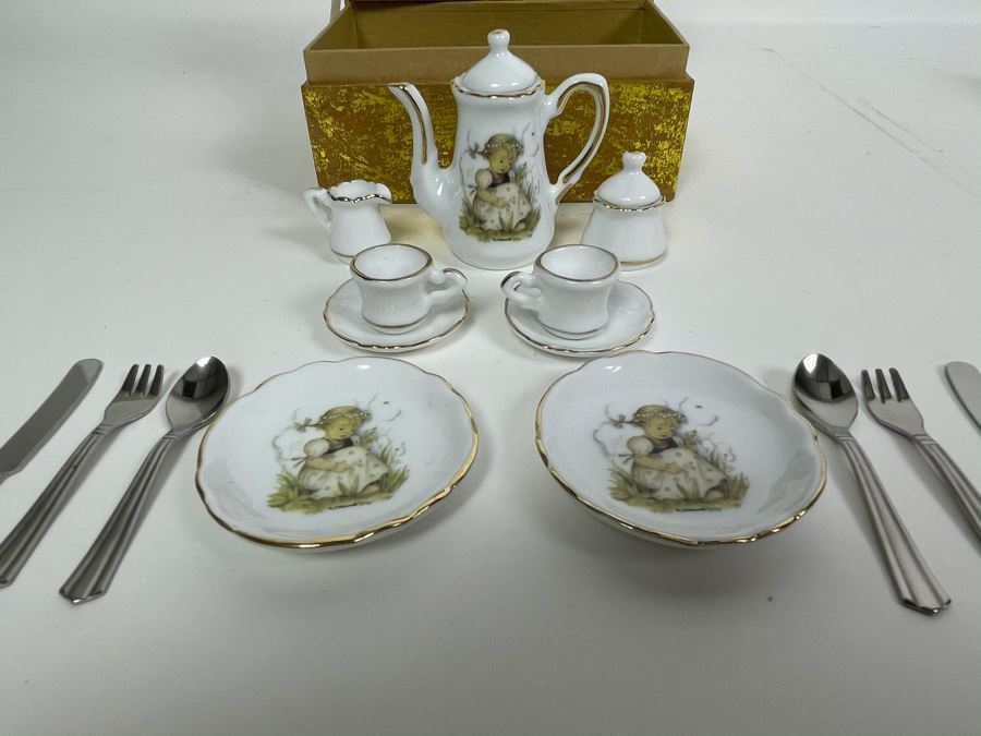 Hummel Lily Of The Valley Reutter Porzellan Doll House China [Photo 2]