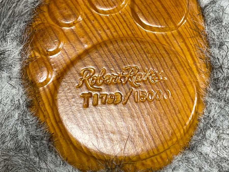 Limited Edition Robert Raikes Individually Carved Wooden Bear [Photo 5]