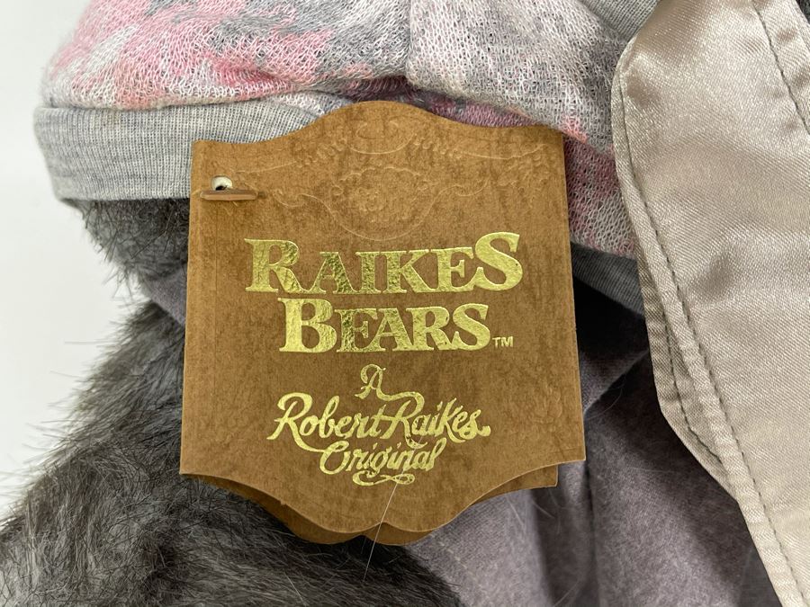 Limited Edition Robert Raikes Individually Carved Wooden Bear [Photo 3]