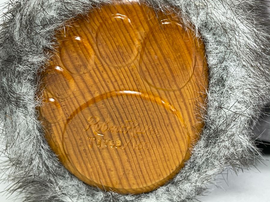 Limited Edition Robert Raikes Individually Carved Wooden Bear [Photo 4]