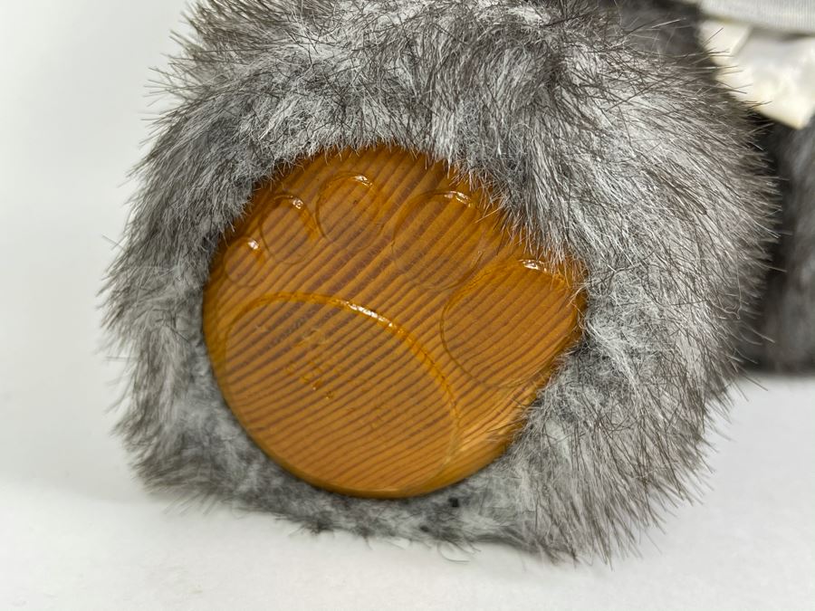 Limited Edition Robert Raikes Individually Carved Wooden Bear [Photo 5]