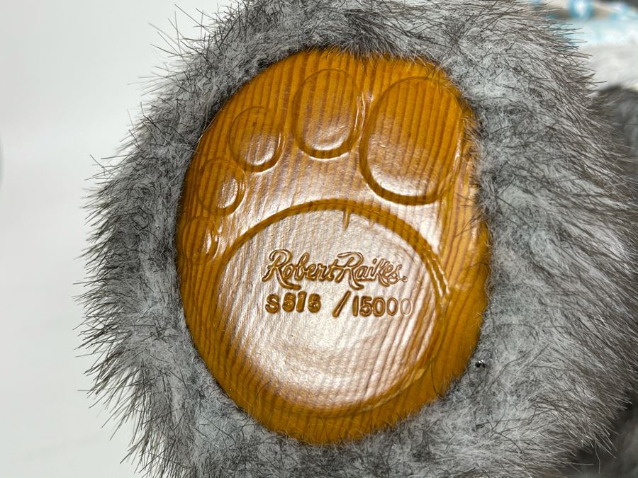 Limited Edition Robert Raikes Individually Carved Wooden Bear [Photo 7]