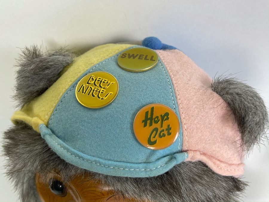 Limited Edition Robert Raikes Individually Carved Wooden Bear [Photo 4]