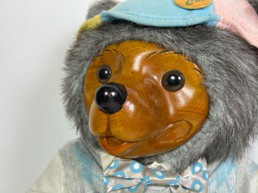 Limited Edition Robert Raikes Individually Carved Wooden Bear [Photo 3]