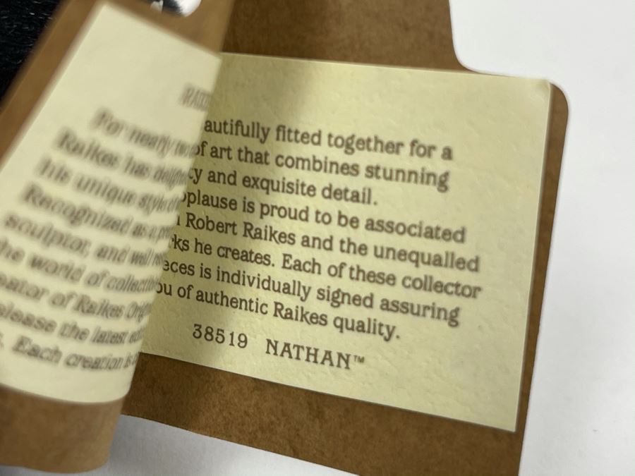 Robert Raikes Individually Carved Wooden Bear Nathan 7.5L [Photo 6]