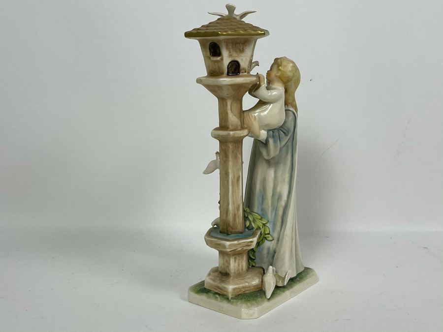 JUST ADDED - Hummel Figurine 'Madonna Of The Doves' 10.5H [Photo 10]