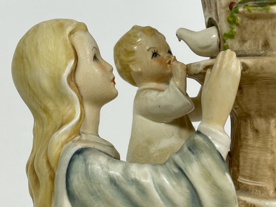 JUST ADDED - Hummel Figurine 'Madonna Of The Doves' 10.5H [Photo 5]
