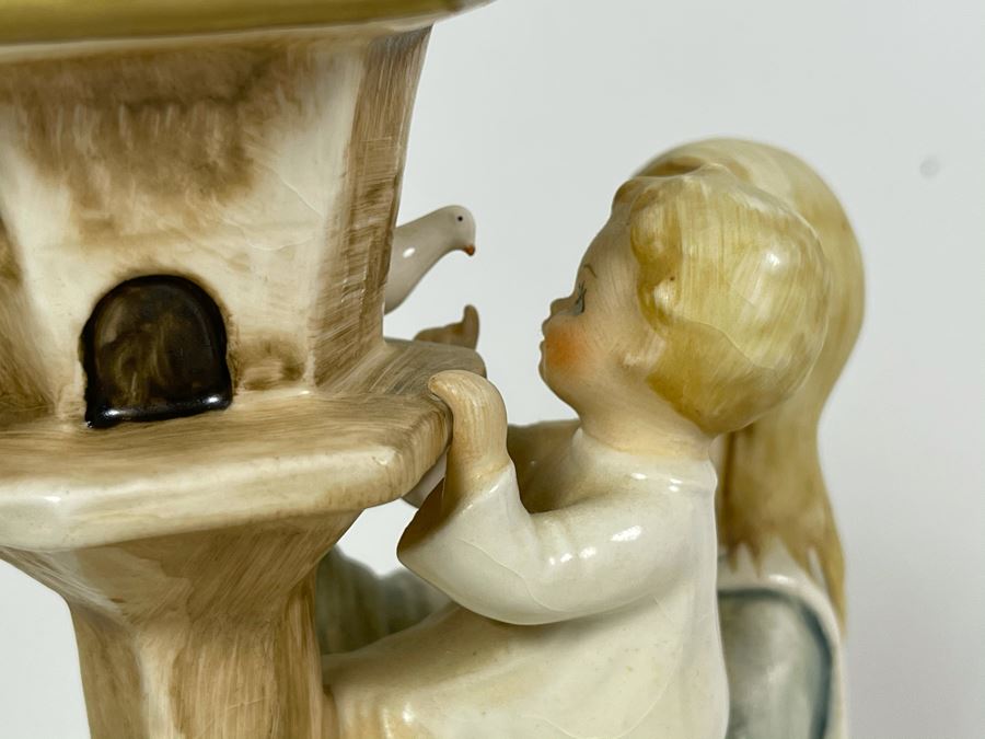 JUST ADDED - Hummel Figurine 'Madonna Of The Doves' 10.5H [Photo 11]