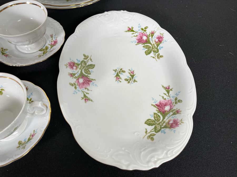 JUST ADDED - Wawel Poland China Set Gold Rim Apx Service For 8 - See Photos [Photo 10]