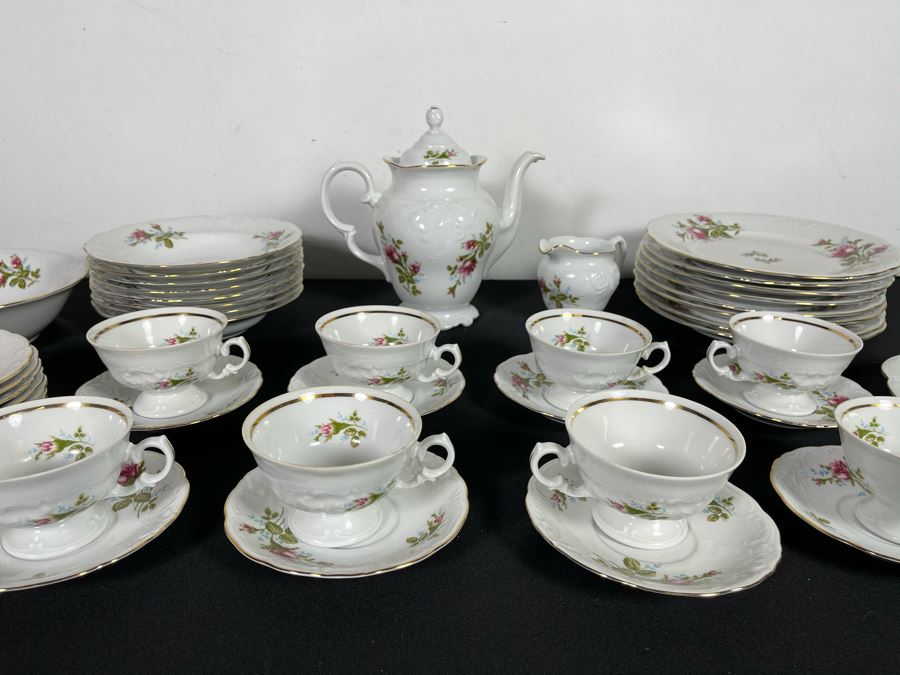 JUST ADDED - Wawel Poland China Set Gold Rim Apx Service For 8 - See Photos [Photo 5]