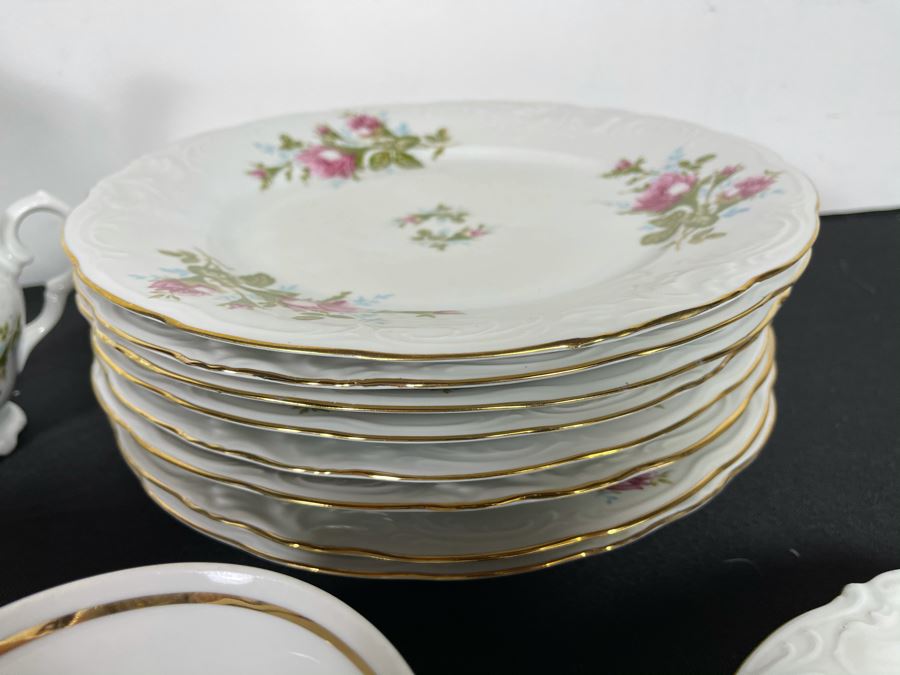 JUST ADDED - Wawel Poland China Set Gold Rim Apx Service For 8 - See Photos [Photo 9]