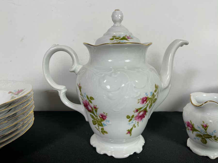 JUST ADDED - Wawel Poland China Set Gold Rim Apx Service For 8 - See Photos [Photo 6]