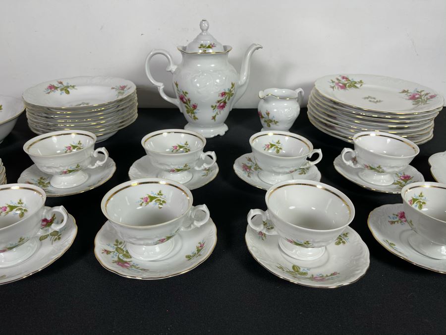 JUST ADDED - Wawel Poland China Set Gold Rim Apx Service For 8 - See Photos