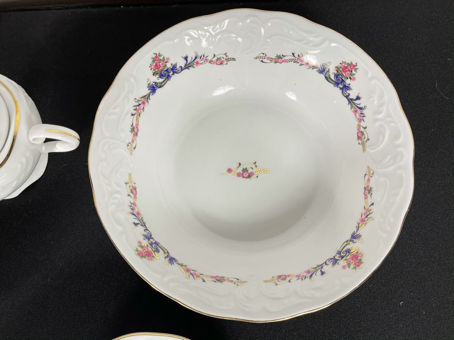 JUST ADDED - Menuet Poland Royal Vienna Collection China Set Gold Rim Apx Service For 4 - See Photos [Photo 13]