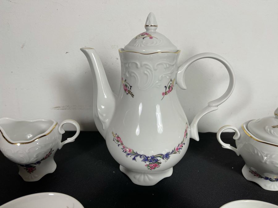 JUST ADDED - Menuet Poland Royal Vienna Collection China Set Gold Rim Apx Service For 4 - See Photos [Photo 4]