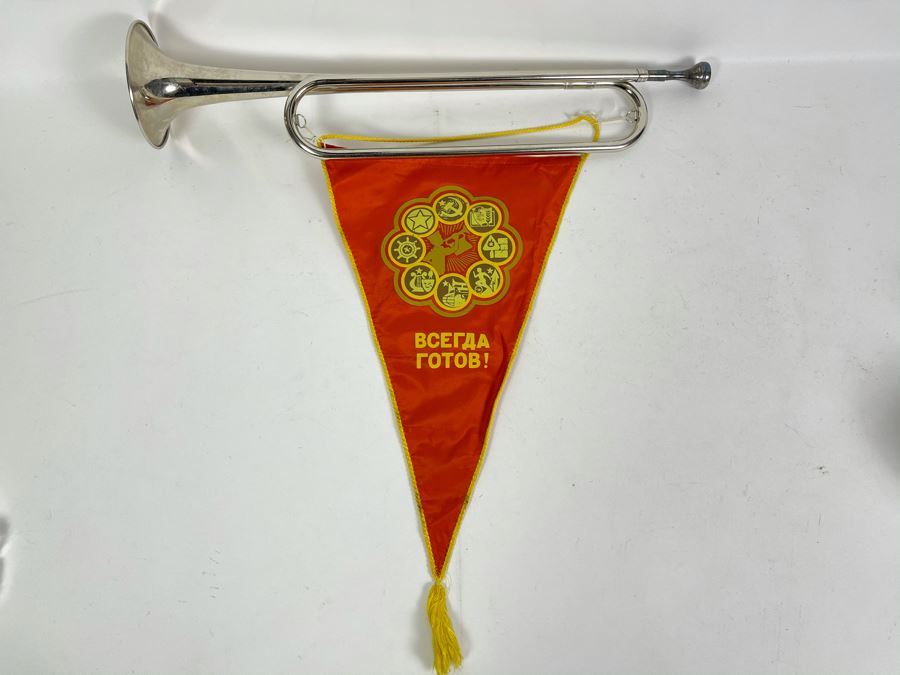 Vintage Soviet Union Russian Youth Group 'Pioneers' Trumpet With Moto Flag 22.5L [Photo 5]