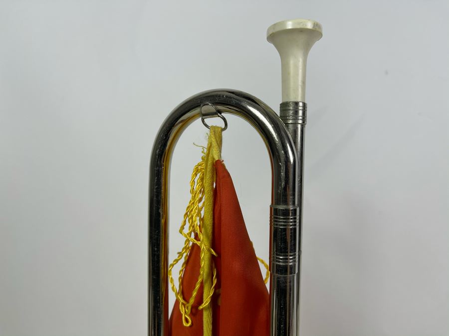 Vintage Soviet Union Russian Youth Group 'Pioneers' Trumpet With Moto Flag 21L [Photo 13]