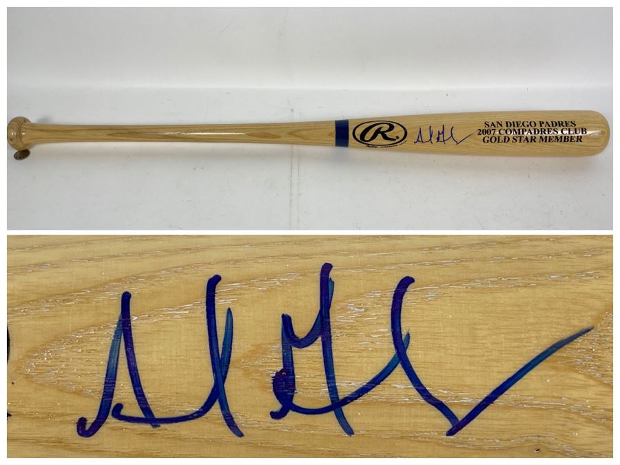 Hand Signed Adrian Gonzalez Baseball Bat From San Diego Padres 2007 Compadres Club Gold Star Member 32L [Photo 1]