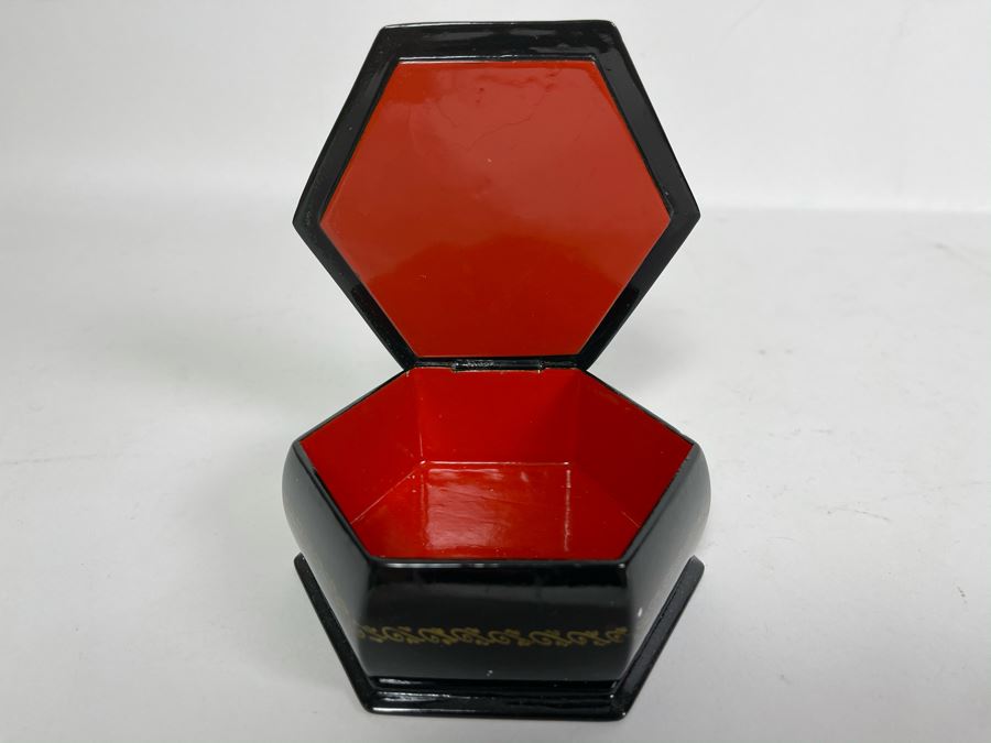 Handpainted Signed Russian Palekh Lacquer Box 4W X 1.5H [Photo 8]