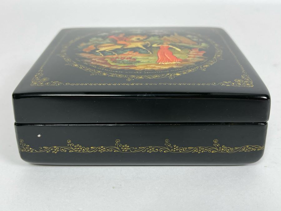 Handpainted Signed Russian Palekh Lacquer Box 4W X 4D X 1.25H [Photo 9]