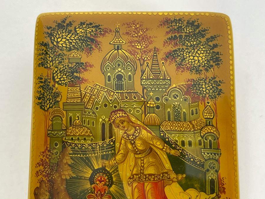 Handpainted Signed Russian Palekh Lacquer Box 2.5W X 1.75D X 1H [Photo 4]