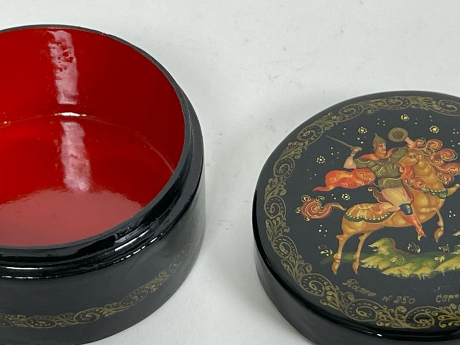 Handpainted Signed Russian Palekh Lacquer Box 2W X 1H [Photo 8]