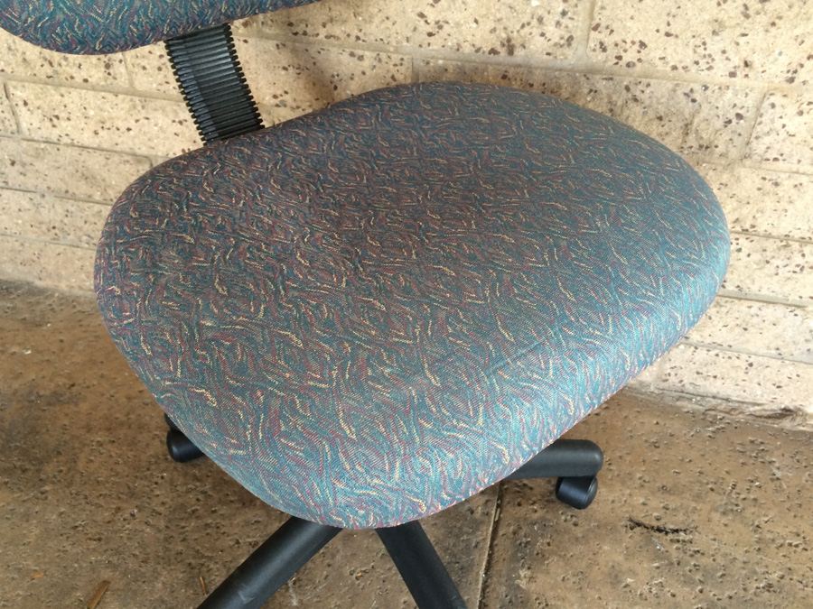 Office Chair [Photo 2]