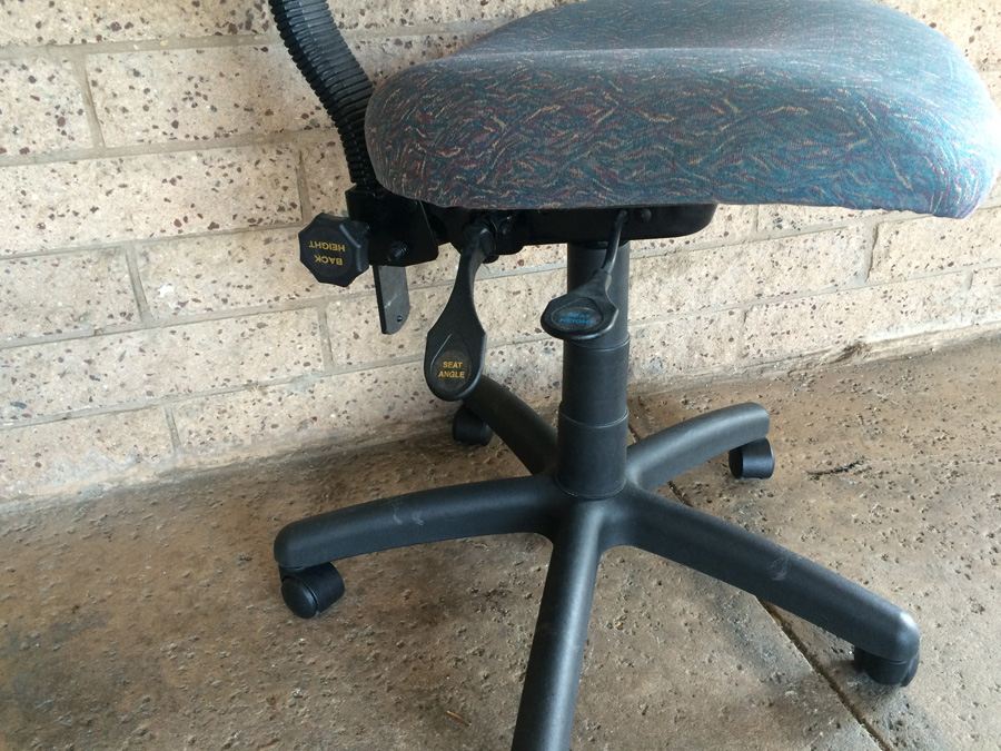 Office Chair [Photo 4]