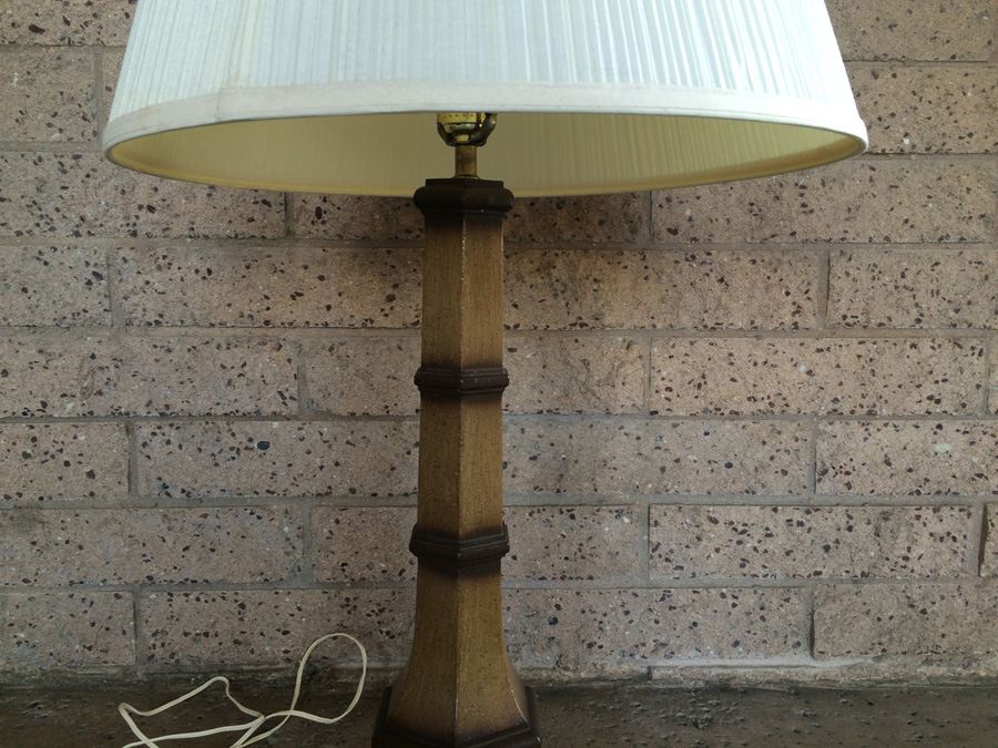 Mid-Century Metal Lamp with Shade [Photo 3]